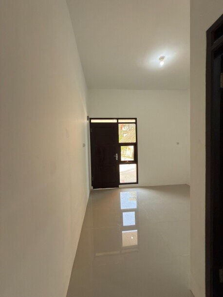 JUAL KOST 3 PINTU , DEKAT JALAN RAYA CINUNUK CIBIRU BANDUNG , DEKAT TOSERBA GRIYA , BORMA , DAN KAMPUS-2